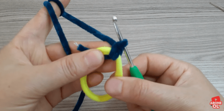 Easy crochet Knitting patterns Made With Rubber Buckle Çok kolay tığ işi örgü modelleri saç bandı
