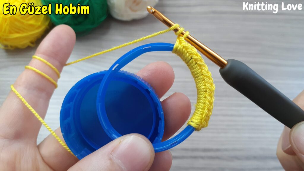 Plastik Şişe Kapağından Örgü Çerçeve Modeli tığ işi örgü modeli