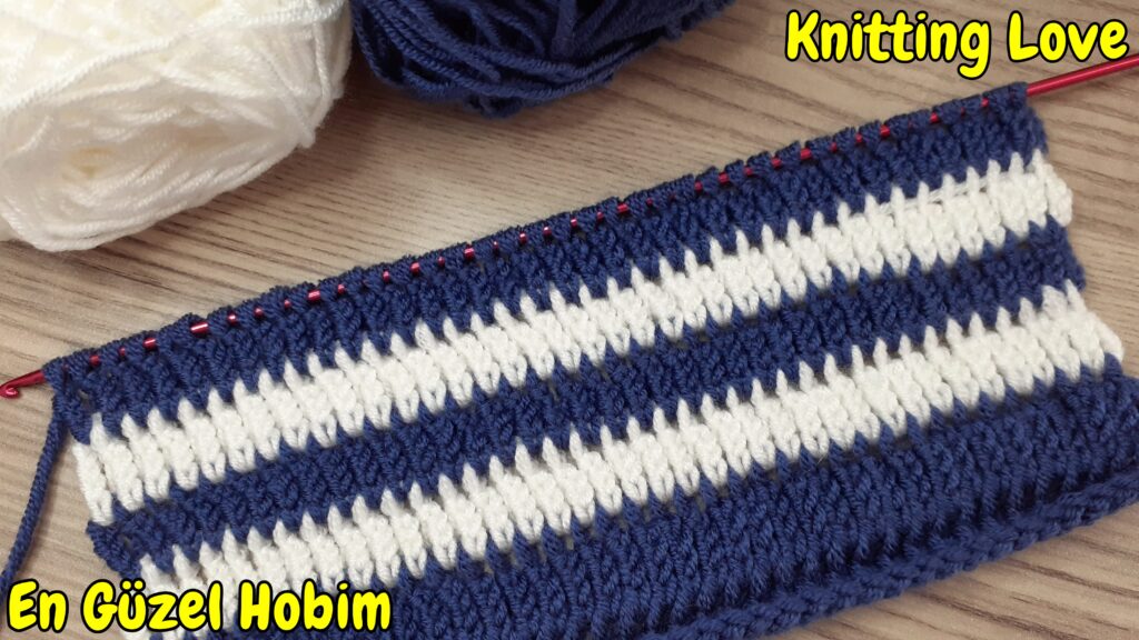renkli iplerle yapılan dekoratif tığ işi örgü motif modeli yakından çekim