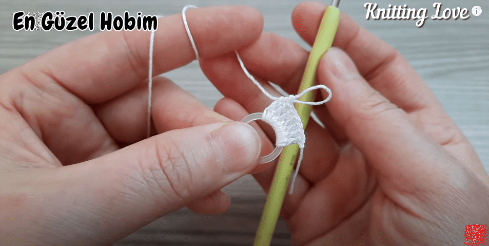 Değişik Tasarım Kar Tanesi Tığ İşi Dantel Örgü Modeli 2022 tığ işi örgü modelleri