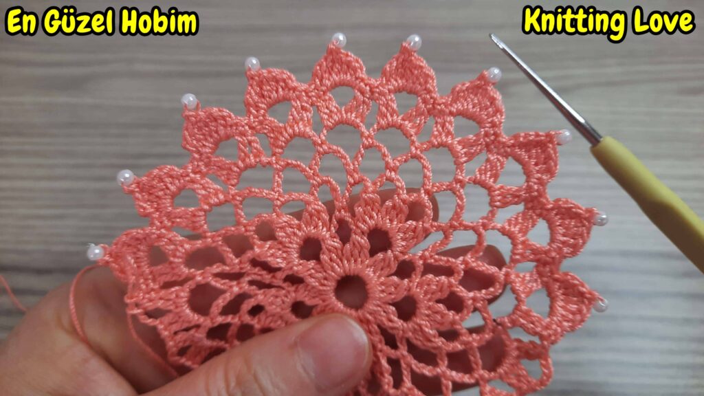 crochet boncuklu çiçek motif örgü modeli