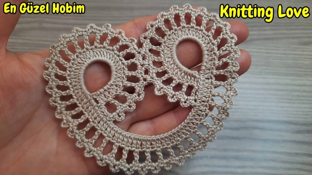 dikkat çeken şık tığ işi örgü modeli crochet pattern
