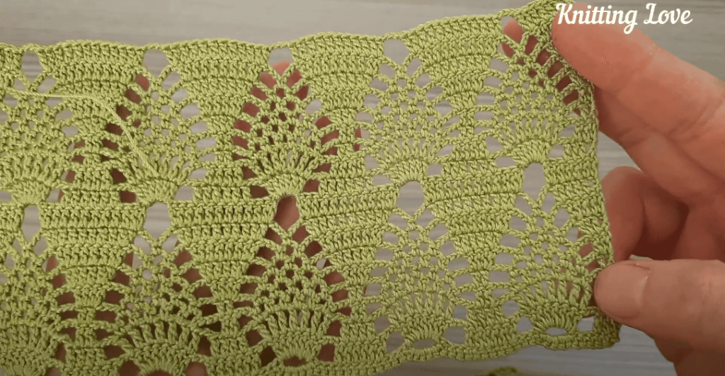 Dantel görünümlü çiçekli tığ işi motif örneği