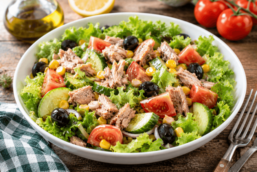 Ton Balıklı Salata Tarifi | Proteinli ve Hafif Yaz Salatası