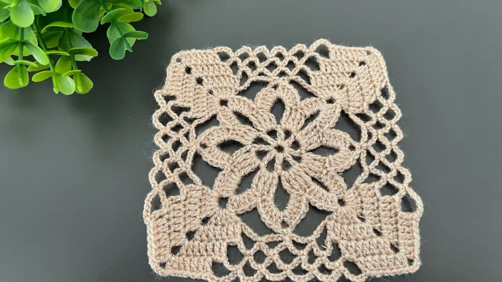 🌸 Çiçekli Granny Square Modeli Yapılışı: Battaniye ve Şallarınıza Vintage Dokunuş!